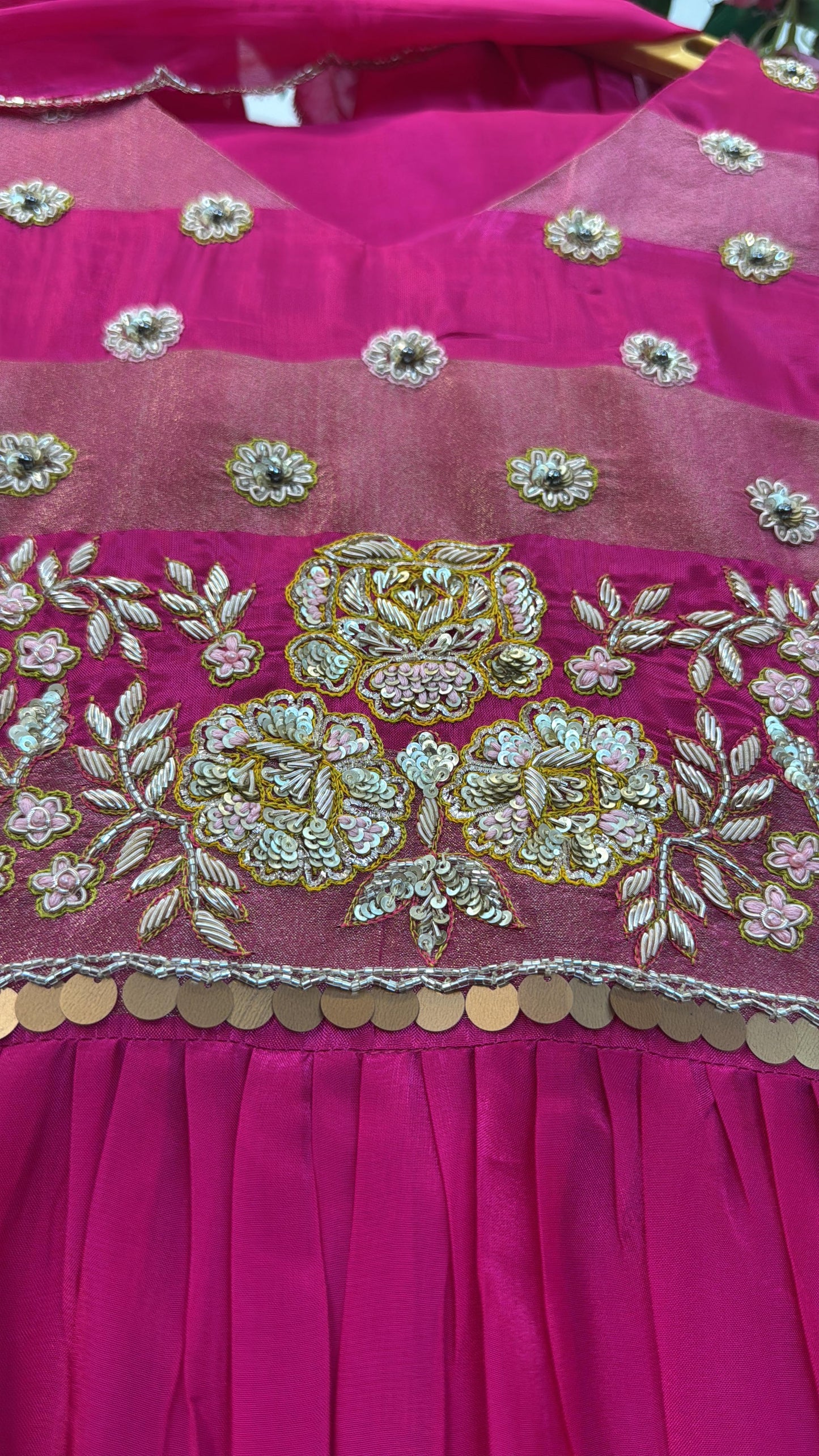 Crepe & tissue hand work suit