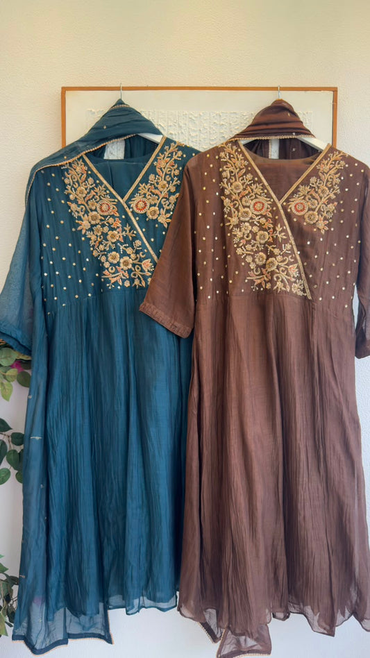 Heavy zardozi work in pure mul chandari suit