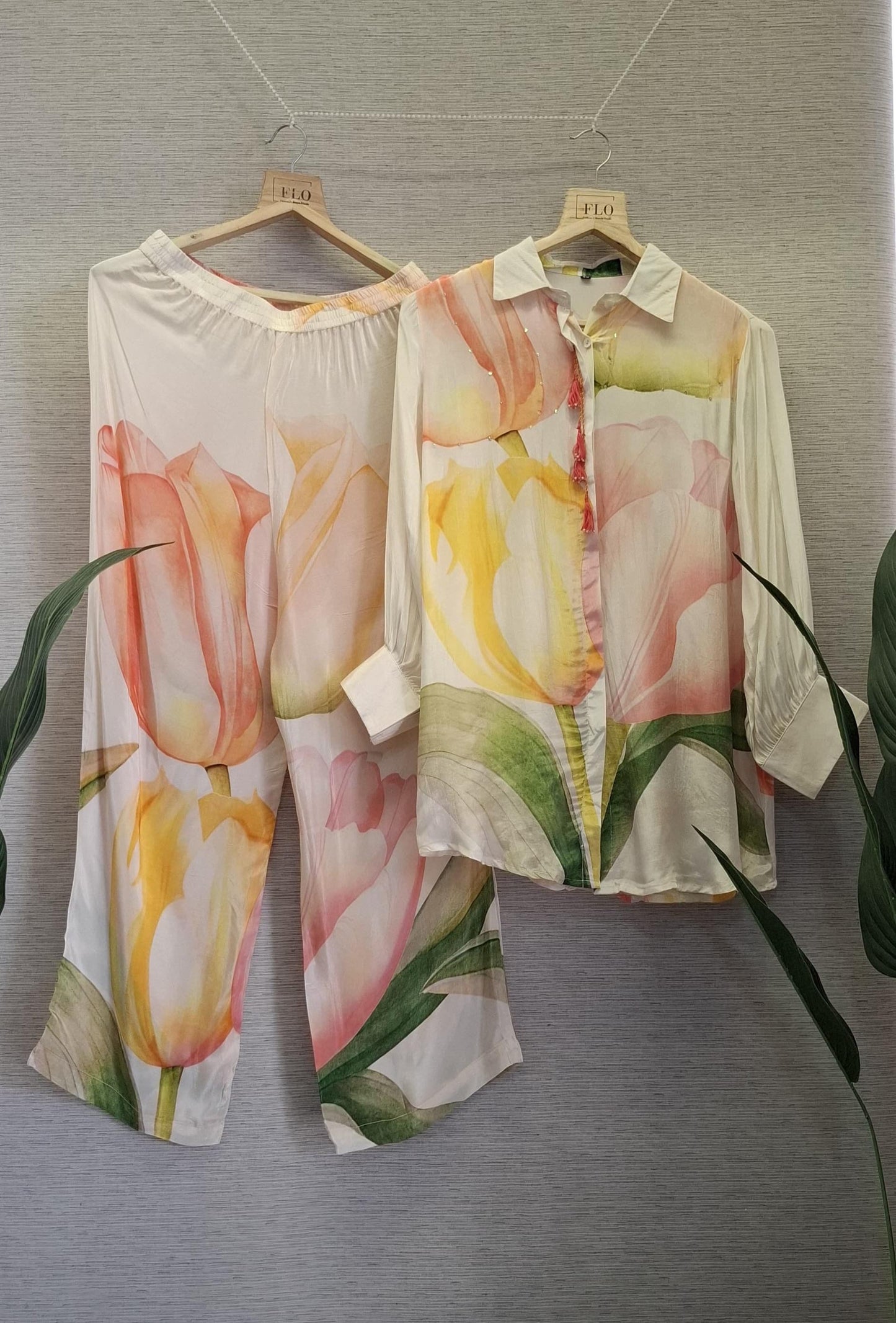 Off white floral crepe co ord set