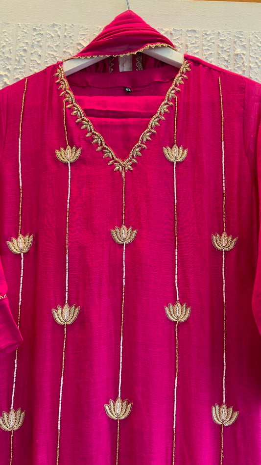 Lotus Rani pink mul chandari suit