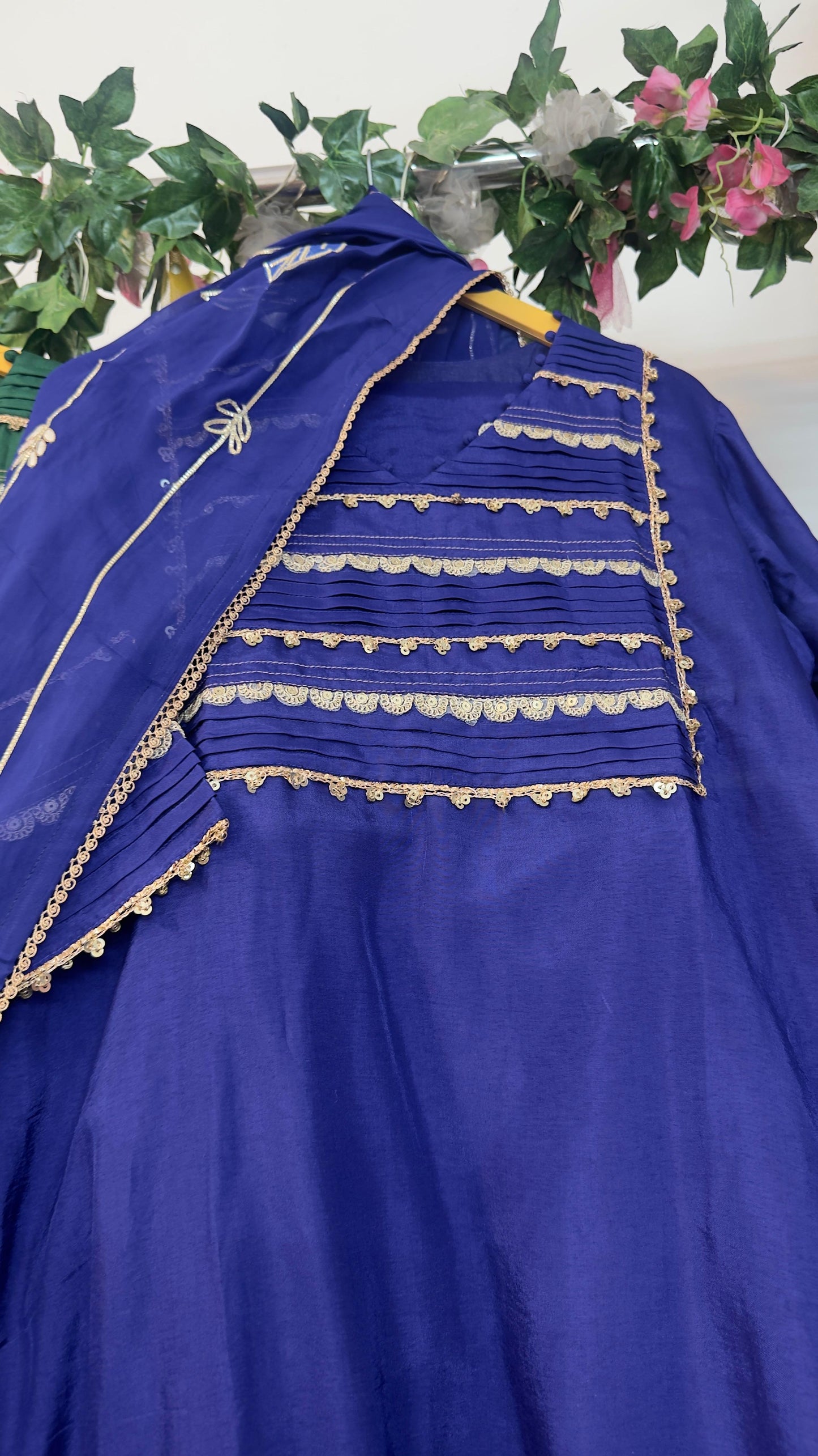 Pure silk staright suit with heavy dup