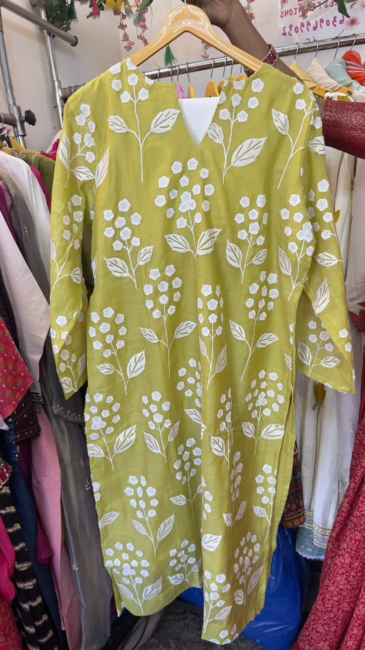 Green  appliqué mul chandari kurta with cotton lining and Santoon pants