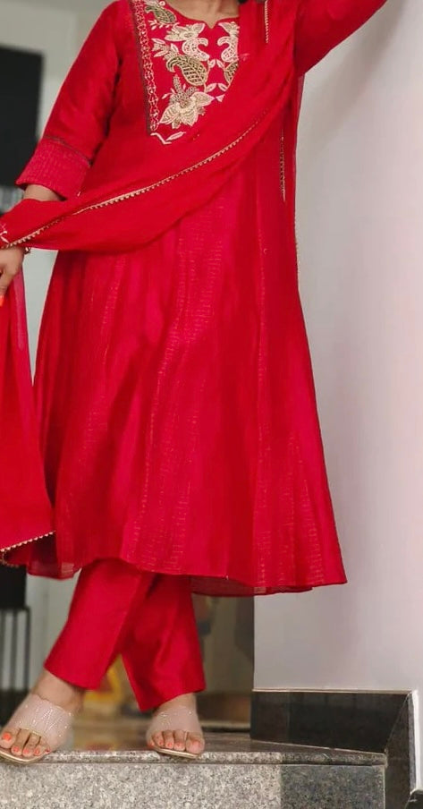 Elegant Designer Long Kurti in Premium Chanderi Fabric with Intricate Floral Embroidery A-Line Full Suit Set With Dupatta
