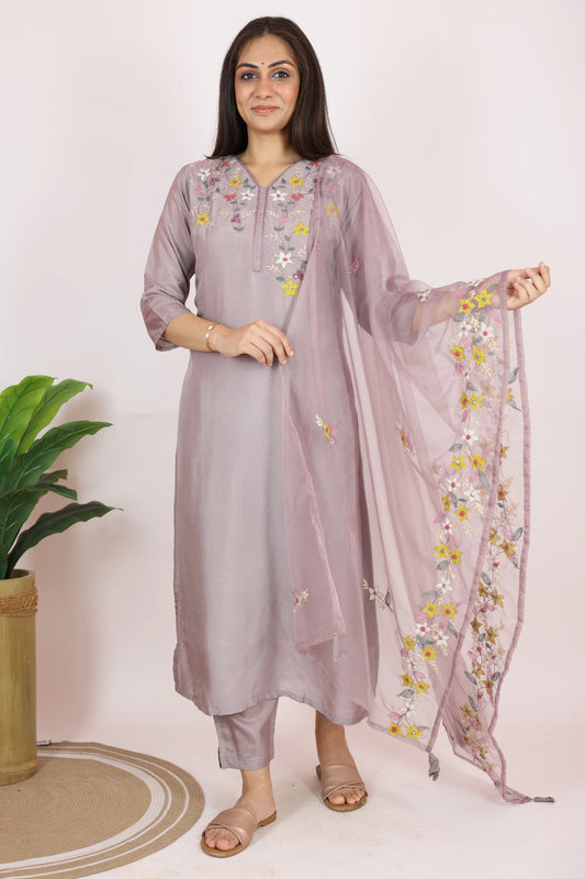 Simple cober onion pink silk suit