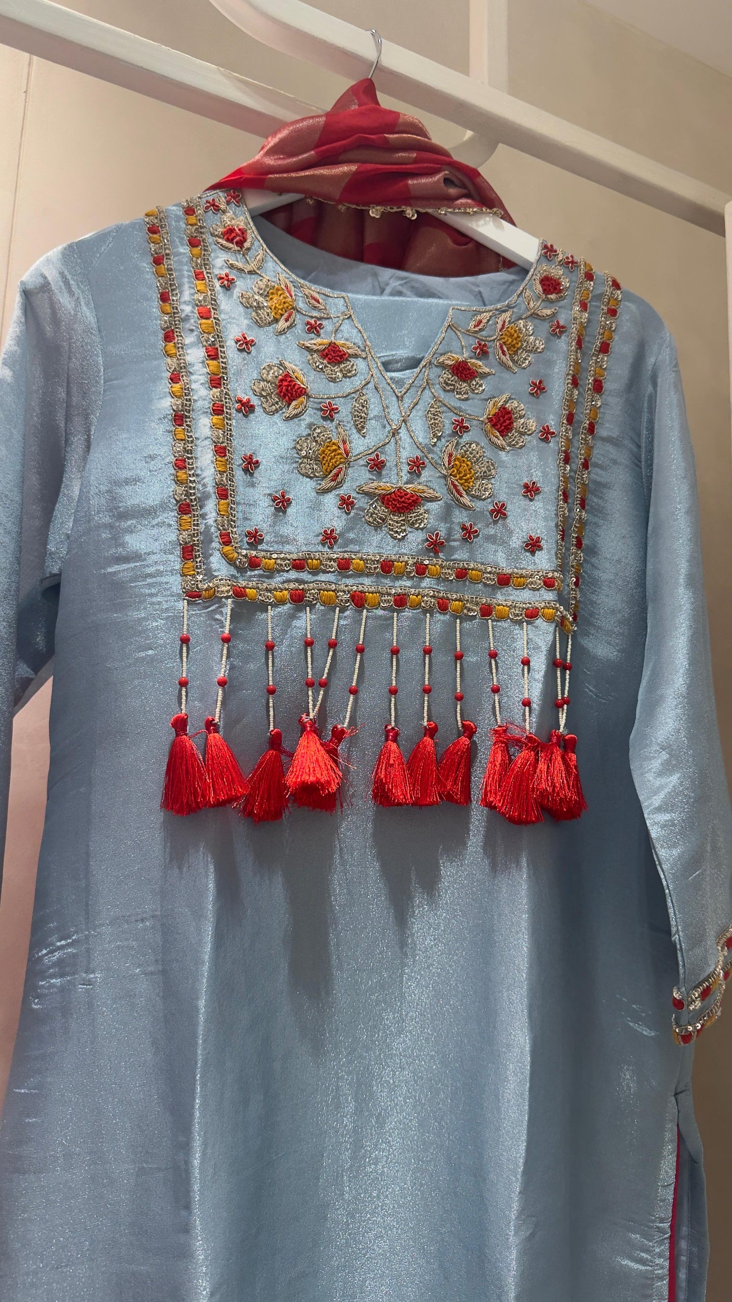 Tissue sky blue with beautiful red tissue dup and tissue blue pants