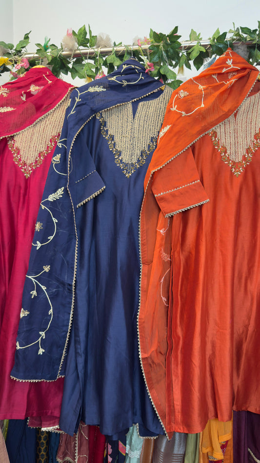 Heavy duppata with premium mul chandari silk suit with staright pants