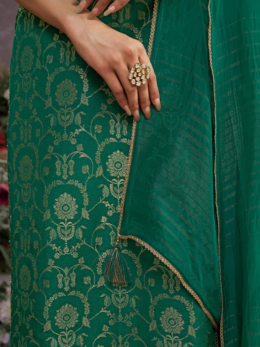 Green silk Kurta Set with Jacquard and Zari Work, Paired with an Organza Dupatta