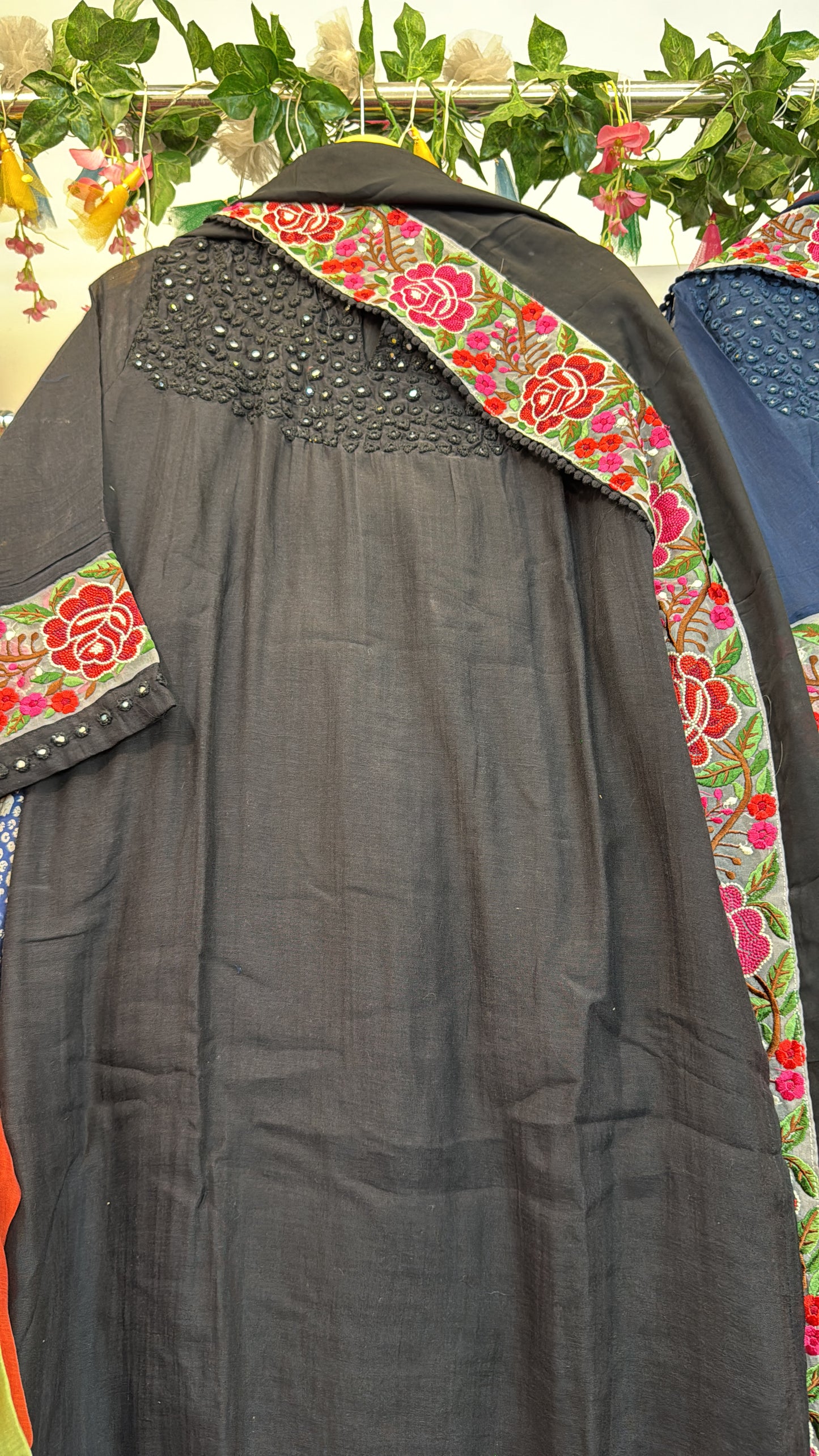 Rose embroidery mirror mul chandari