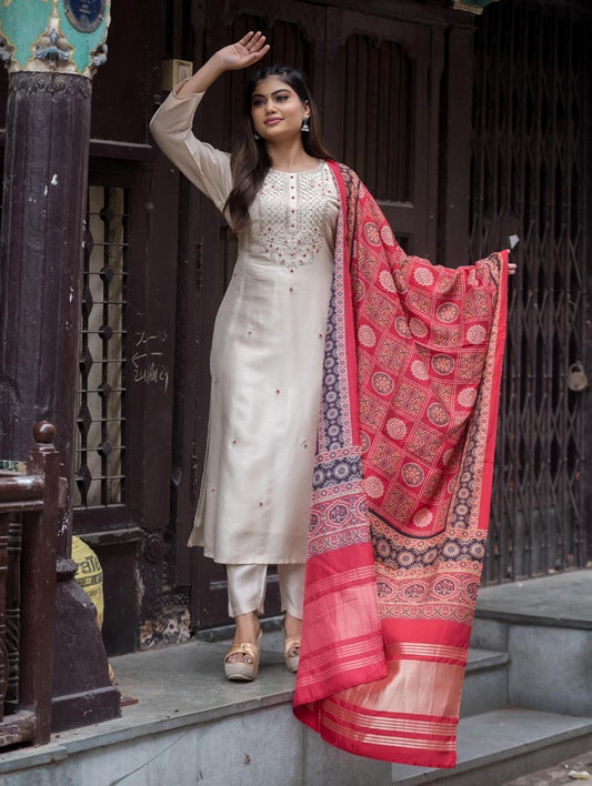 Traditional silk cream/black Patola duppata