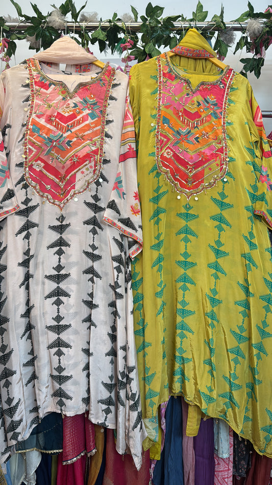 Lime yellow crepe kurta pants in Santoon silk and pure chiffon dup