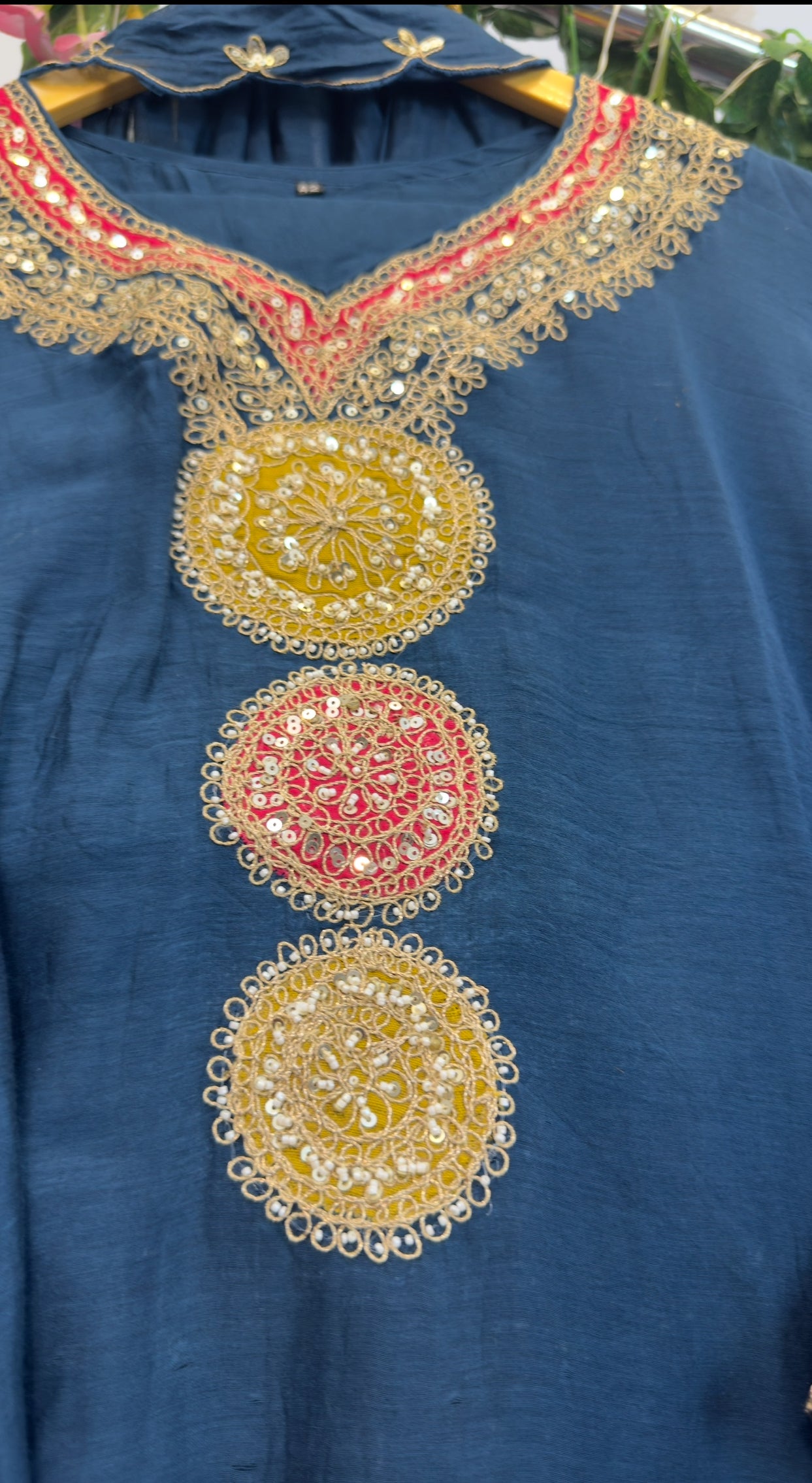 Hand work circle applique mul chandari suit