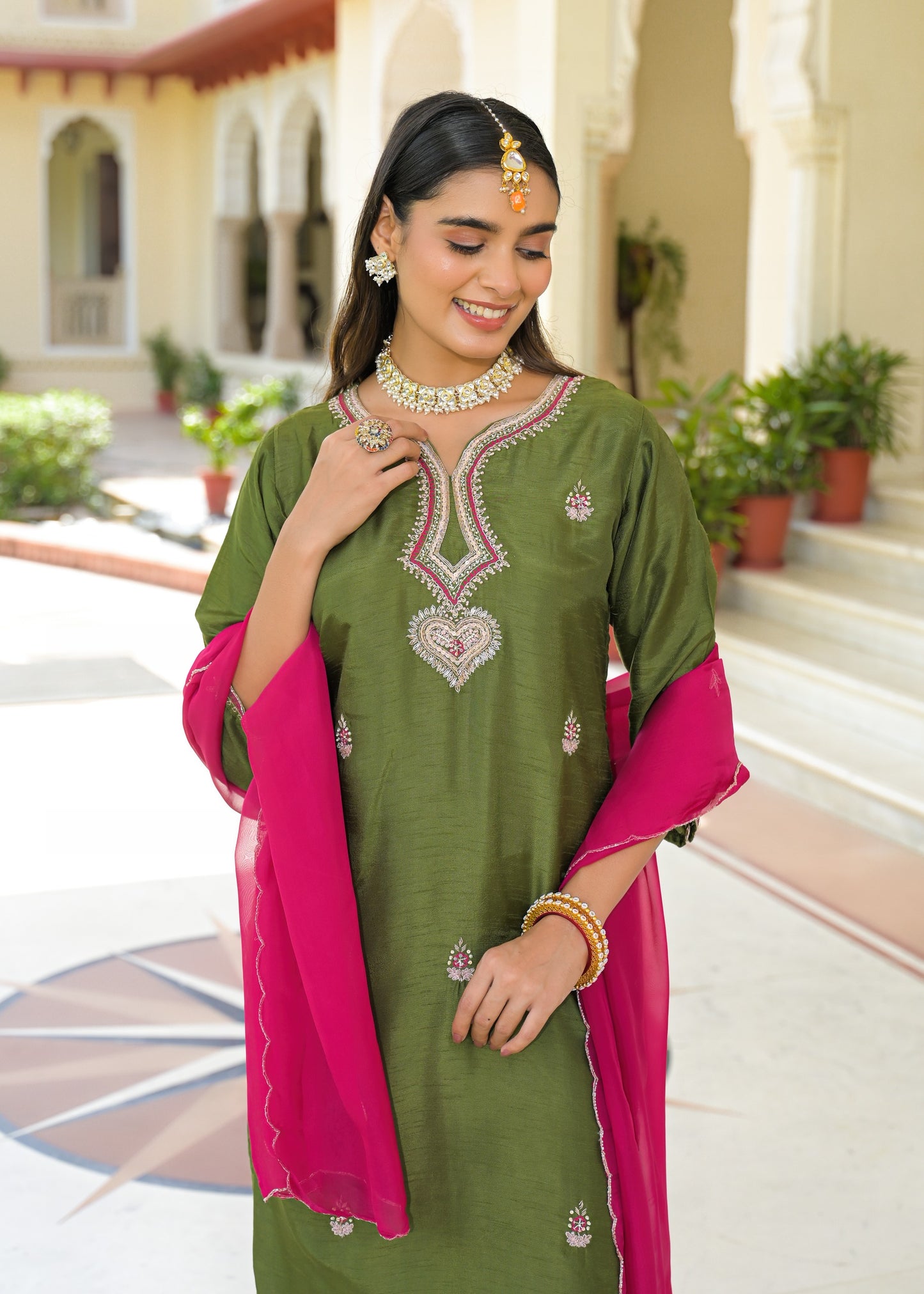 Mehendi green Dola silk staright suit with organza Dupatta