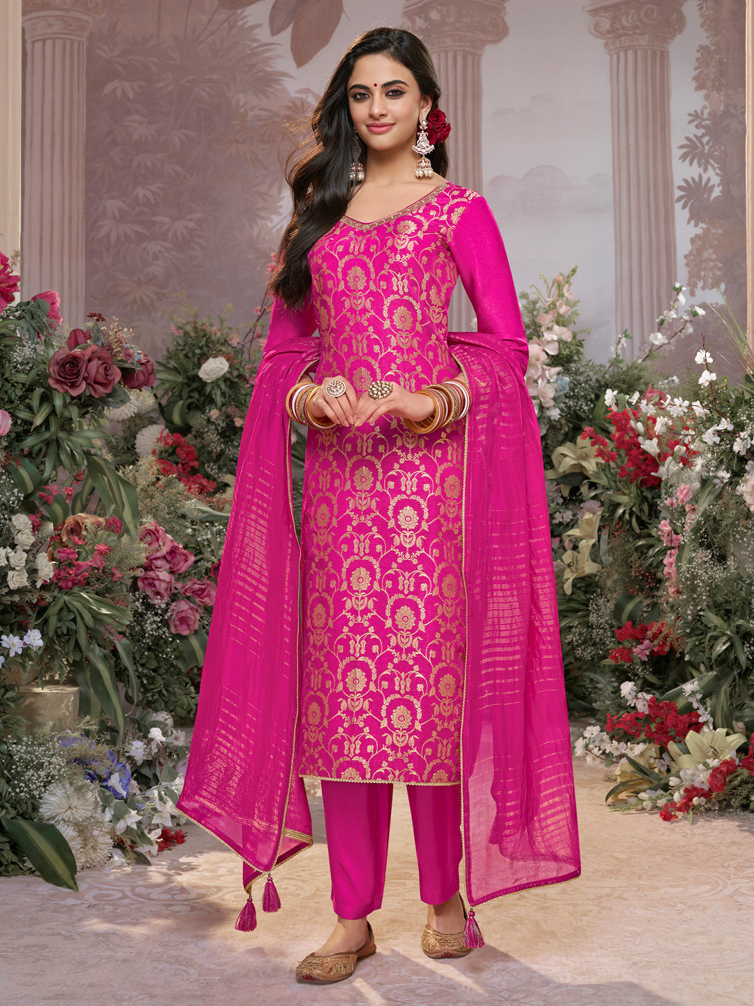 Pink silk Kurta Set with Jacquard and Zari Work, Paired with an Organza Dupatta
