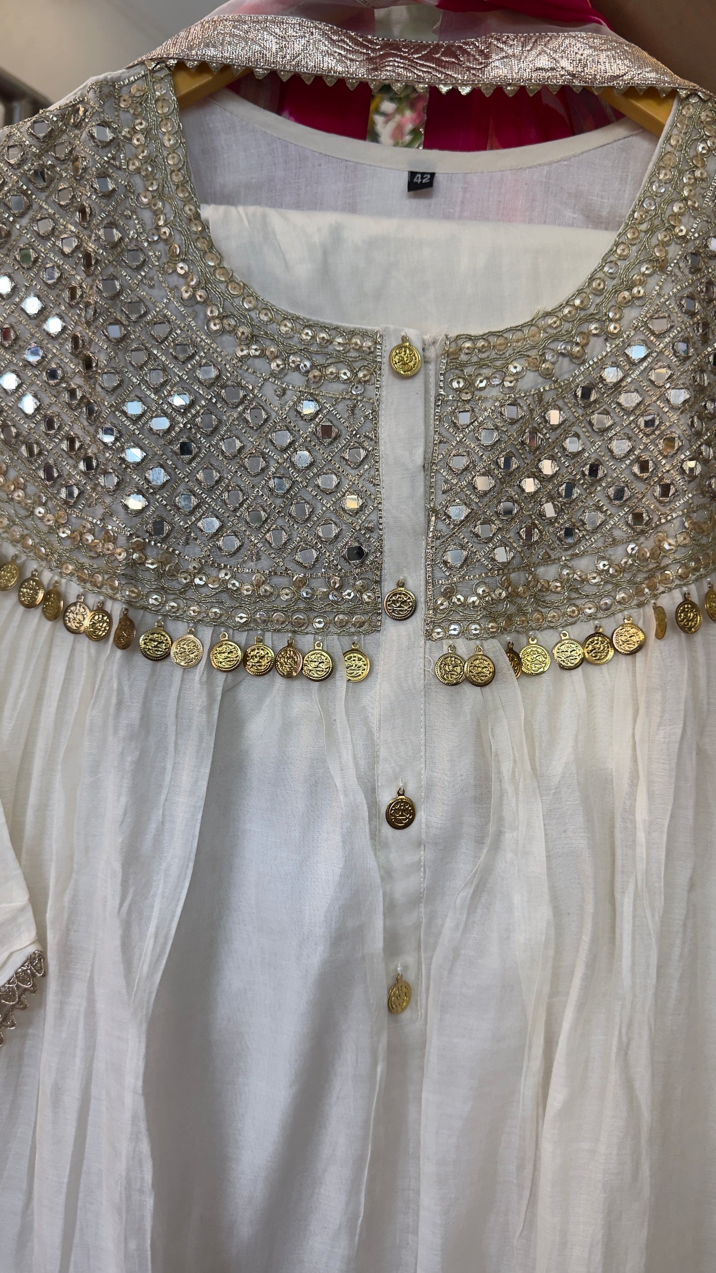 Off white mul chandari suit with lehriya duppata