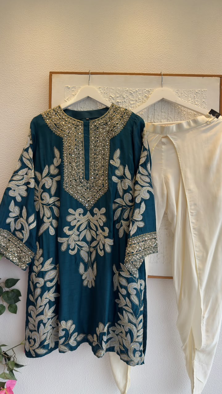 Beautiful Gajji Bhatti with silk applique embroidery top