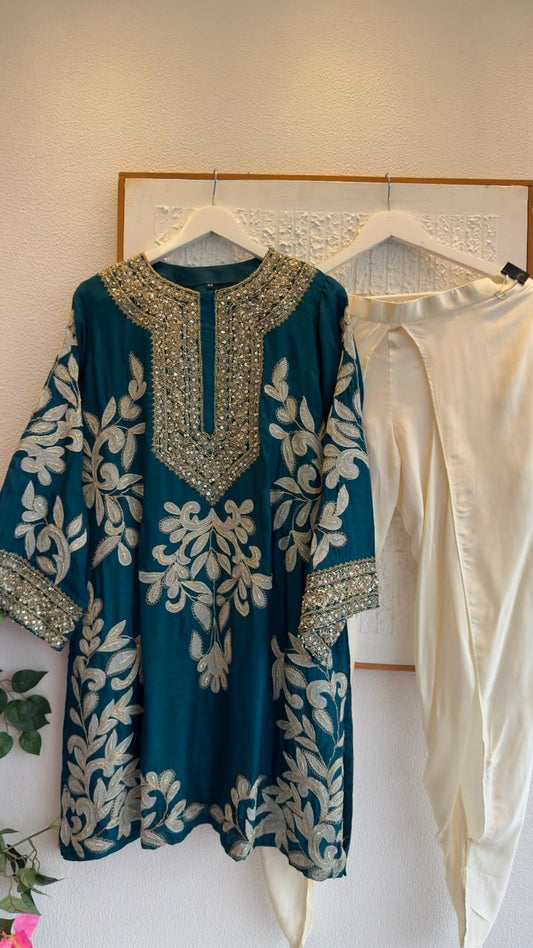 Beautiful Gajji Bhatti with silk applique embroidery top