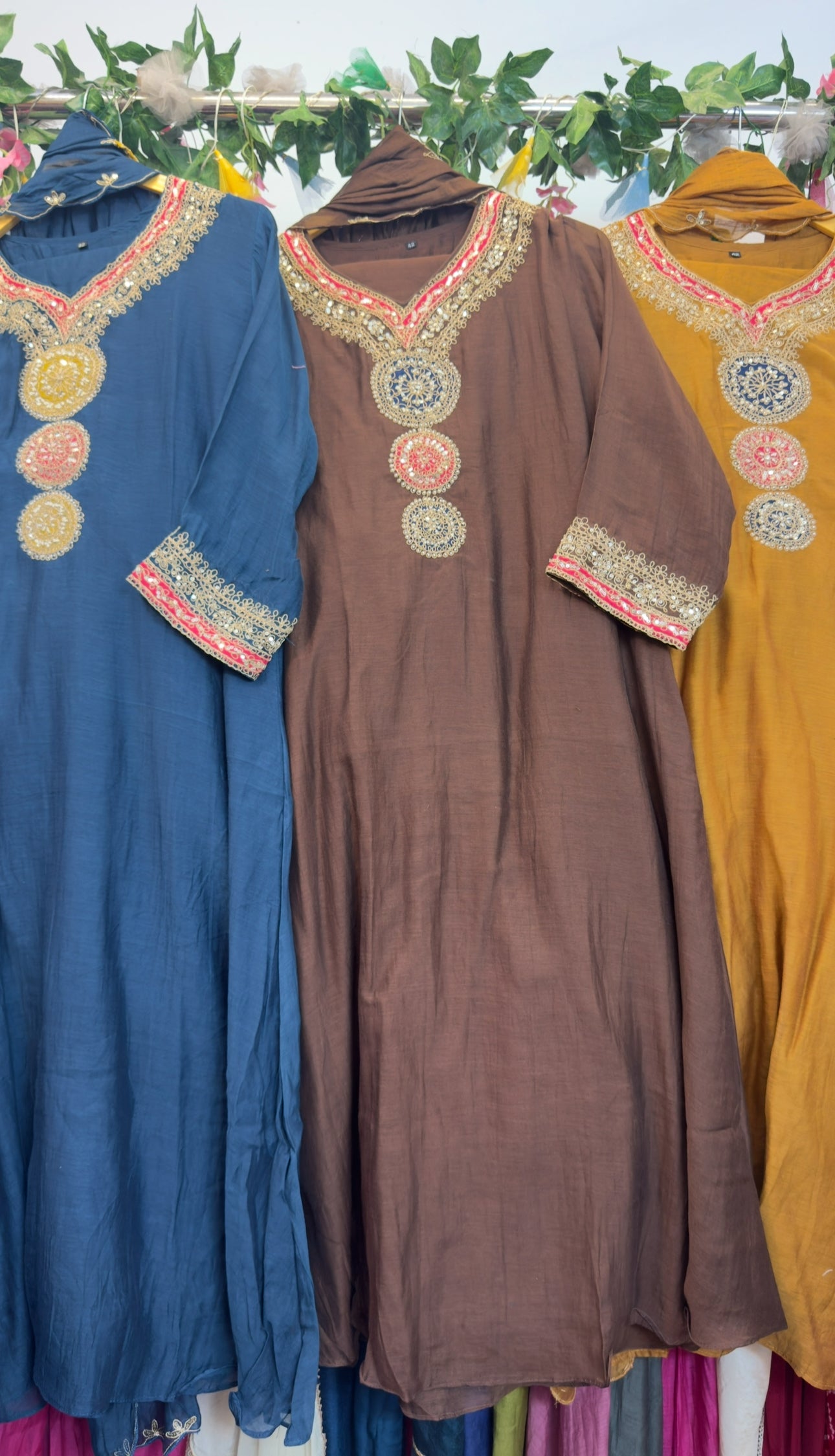 Hand work circle applique mul chandari suit