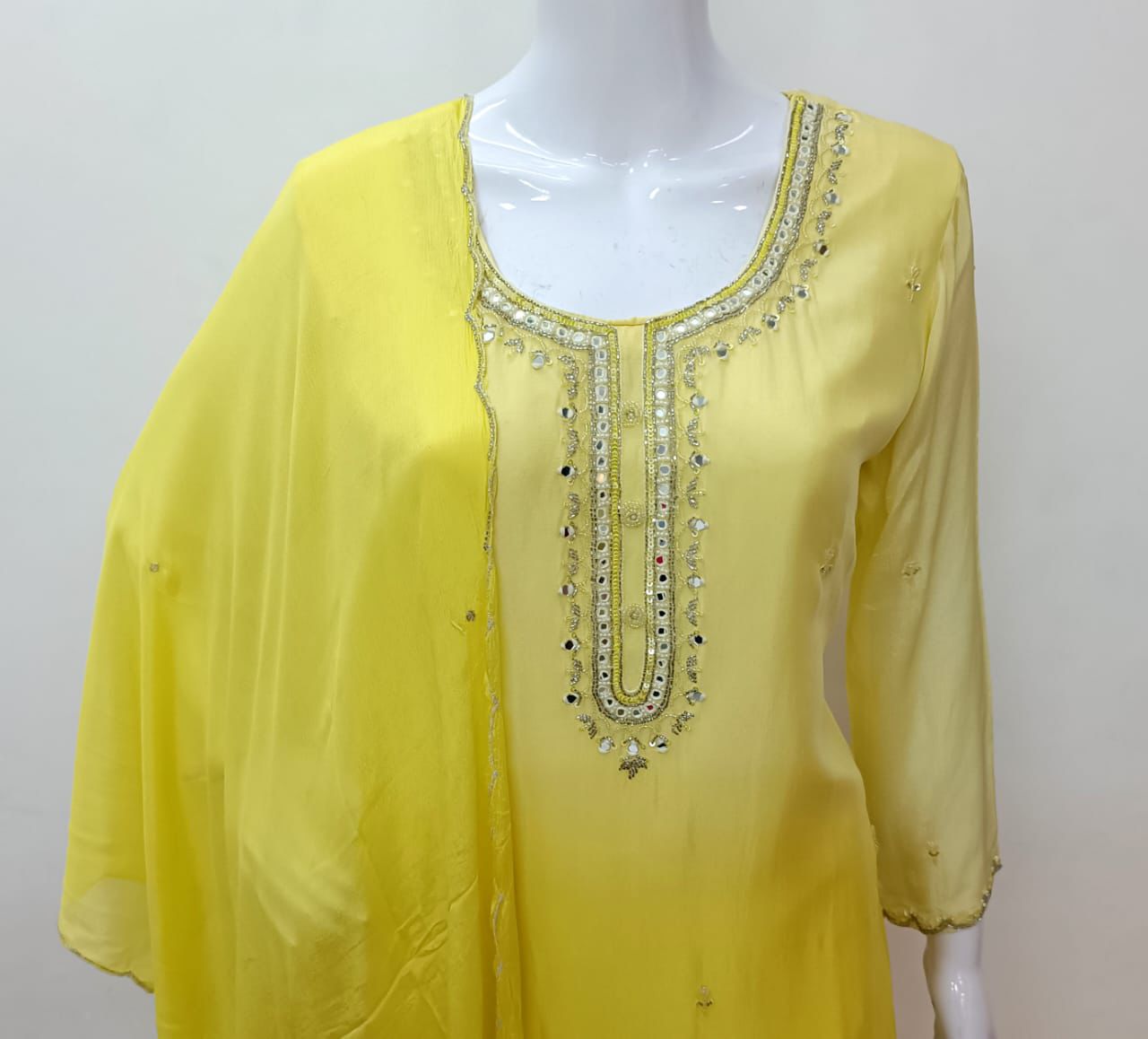 Ombré yellow chinon divider set