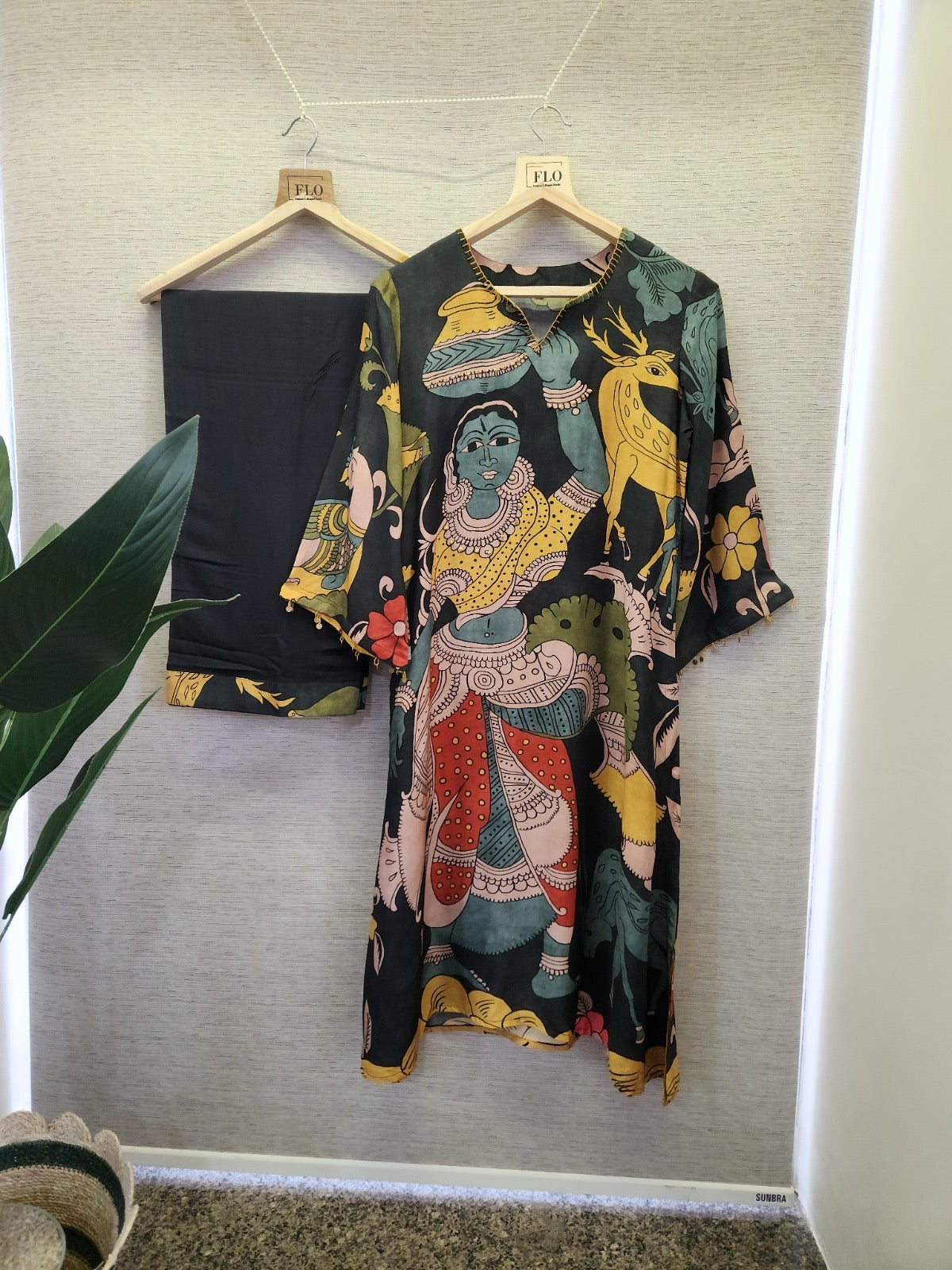 Black chitra Kamkari model kurta pant set