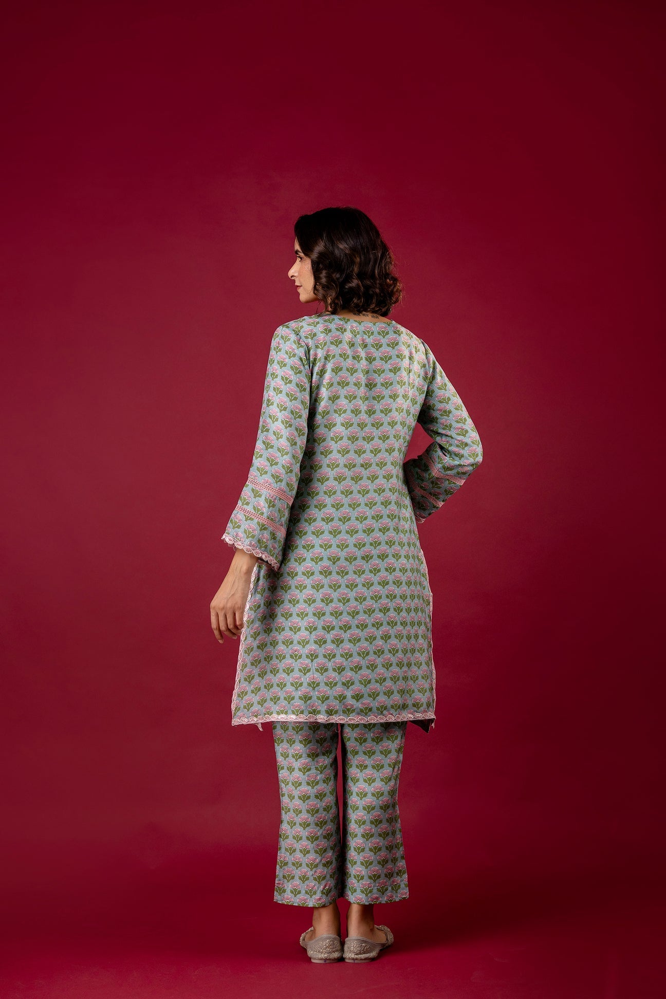 Sea Green Muslin Comfort Fit Co-Ord Set with Embroidered Laces
