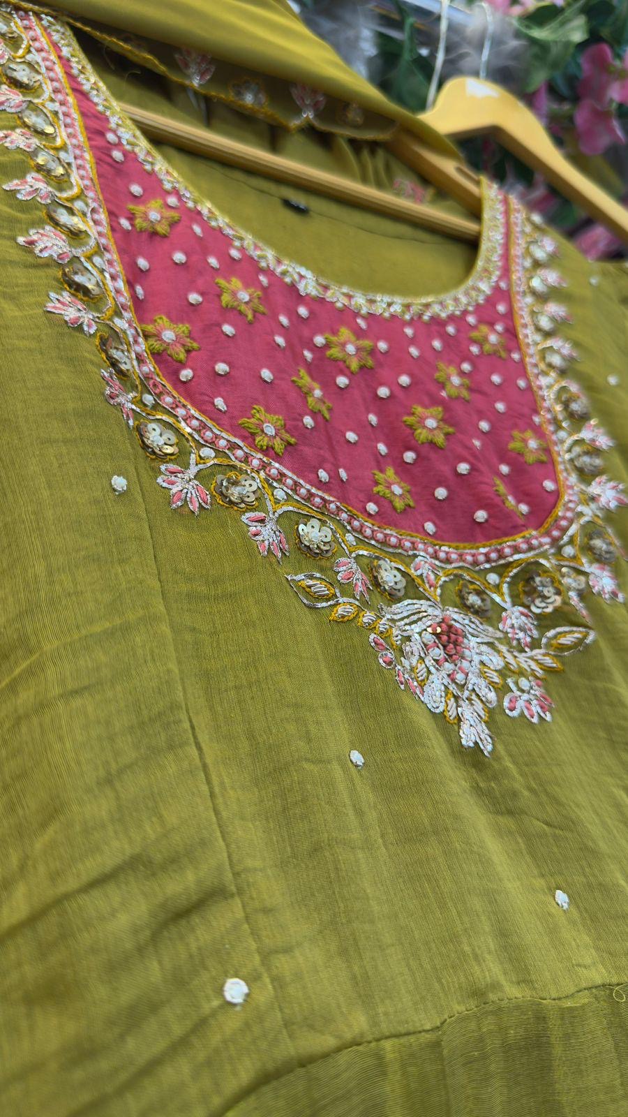 Mul chandari kurta dup pairs with jacquard divider