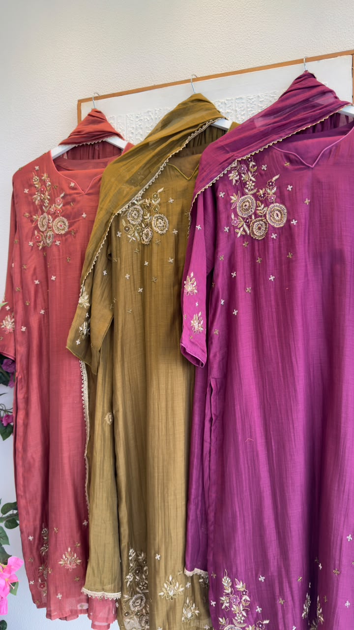 Beautiful mul chandari straight kurta pant set with zardozi handwork