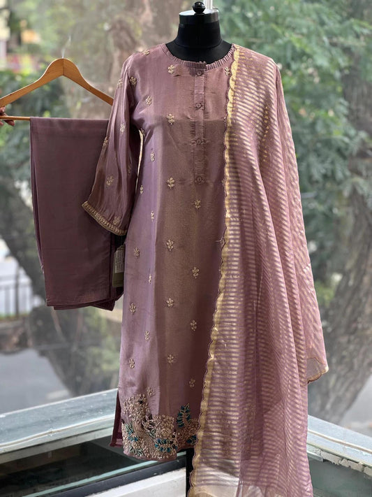 Simmer purple tissue suit in classy look with beautiful handwork
