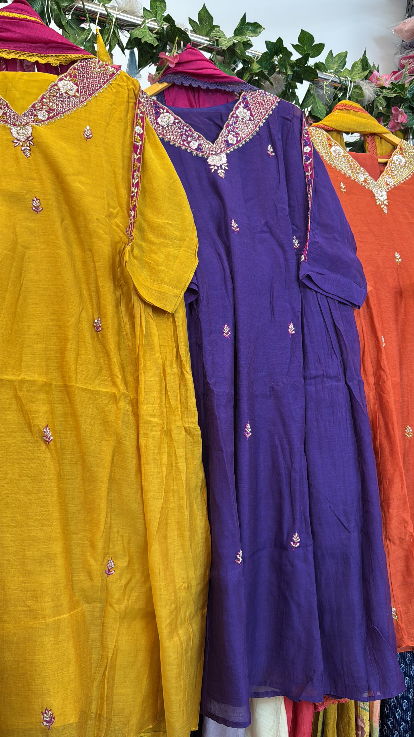 V hand work neck mul chandari