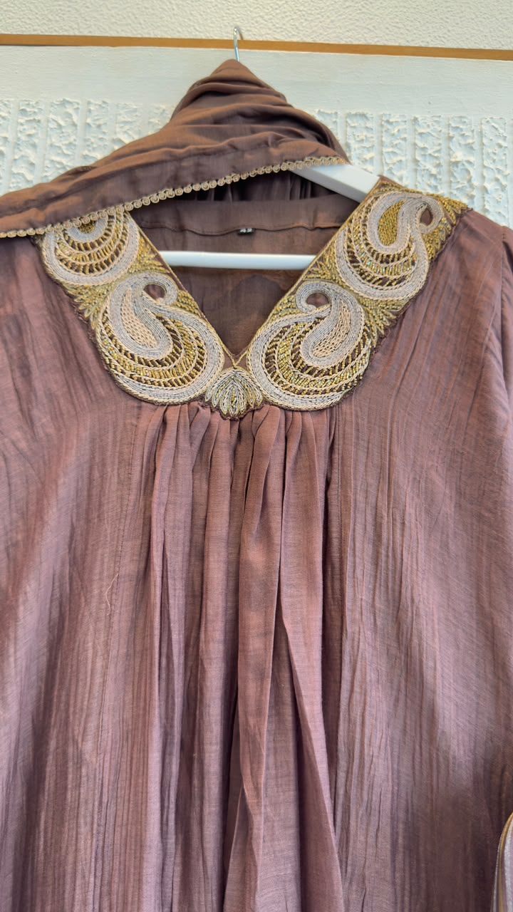 Fusion & vintage mul chandari kurta with tissue pants