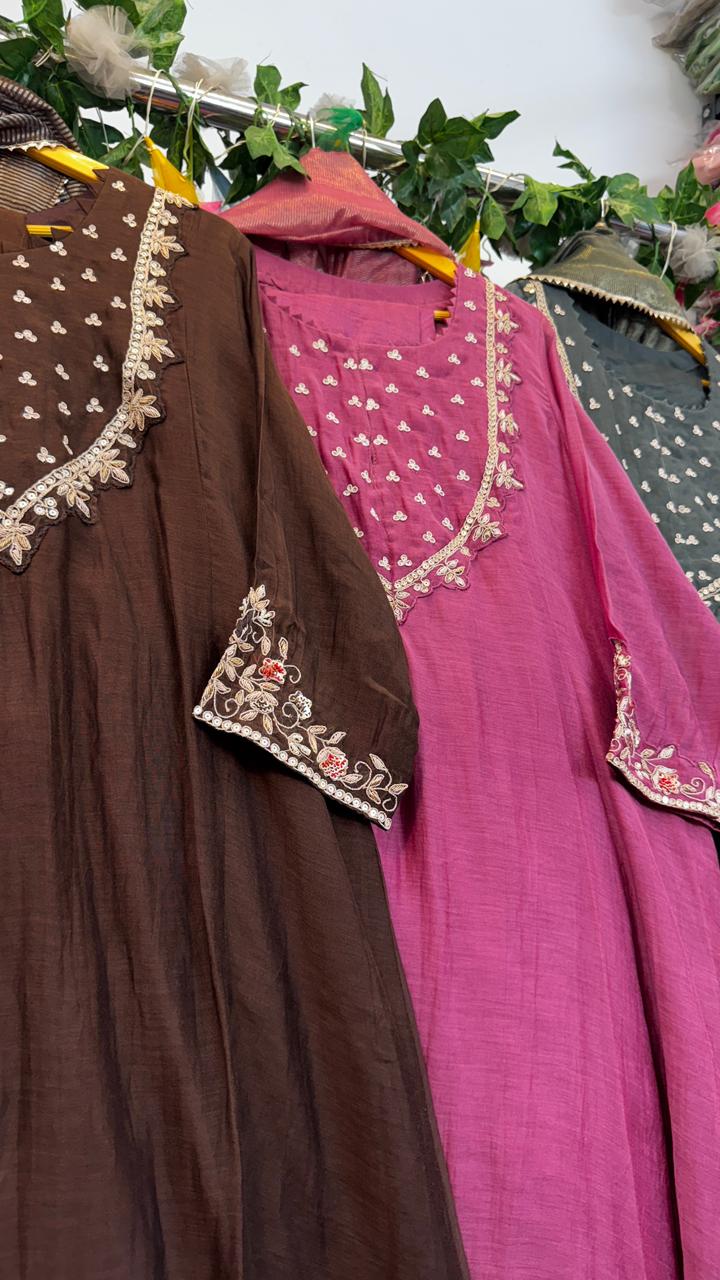 Smarty yoke with beautiful handwork in pure mul chandari with tissue Dupatta