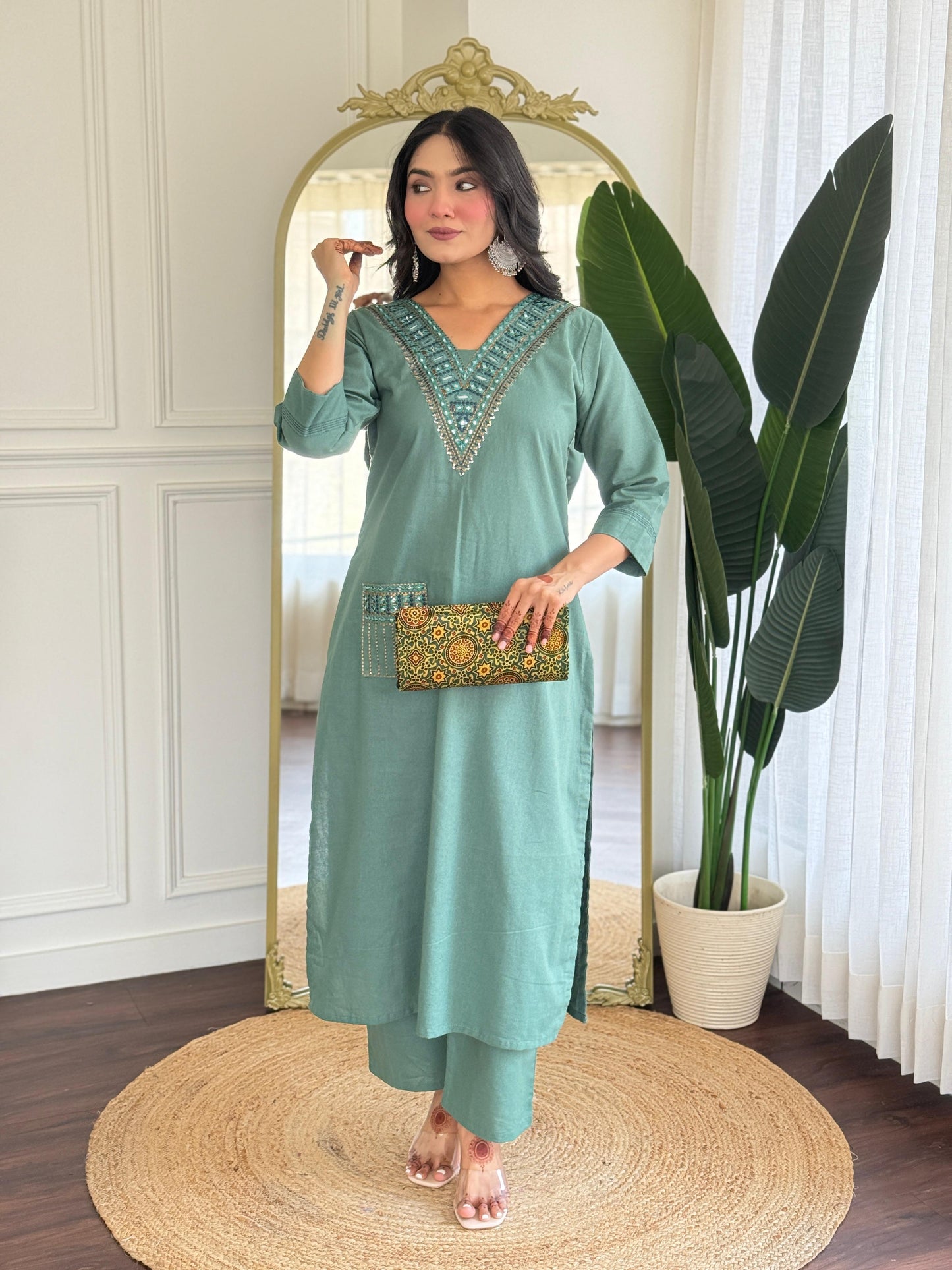 V green cotton kurta pant