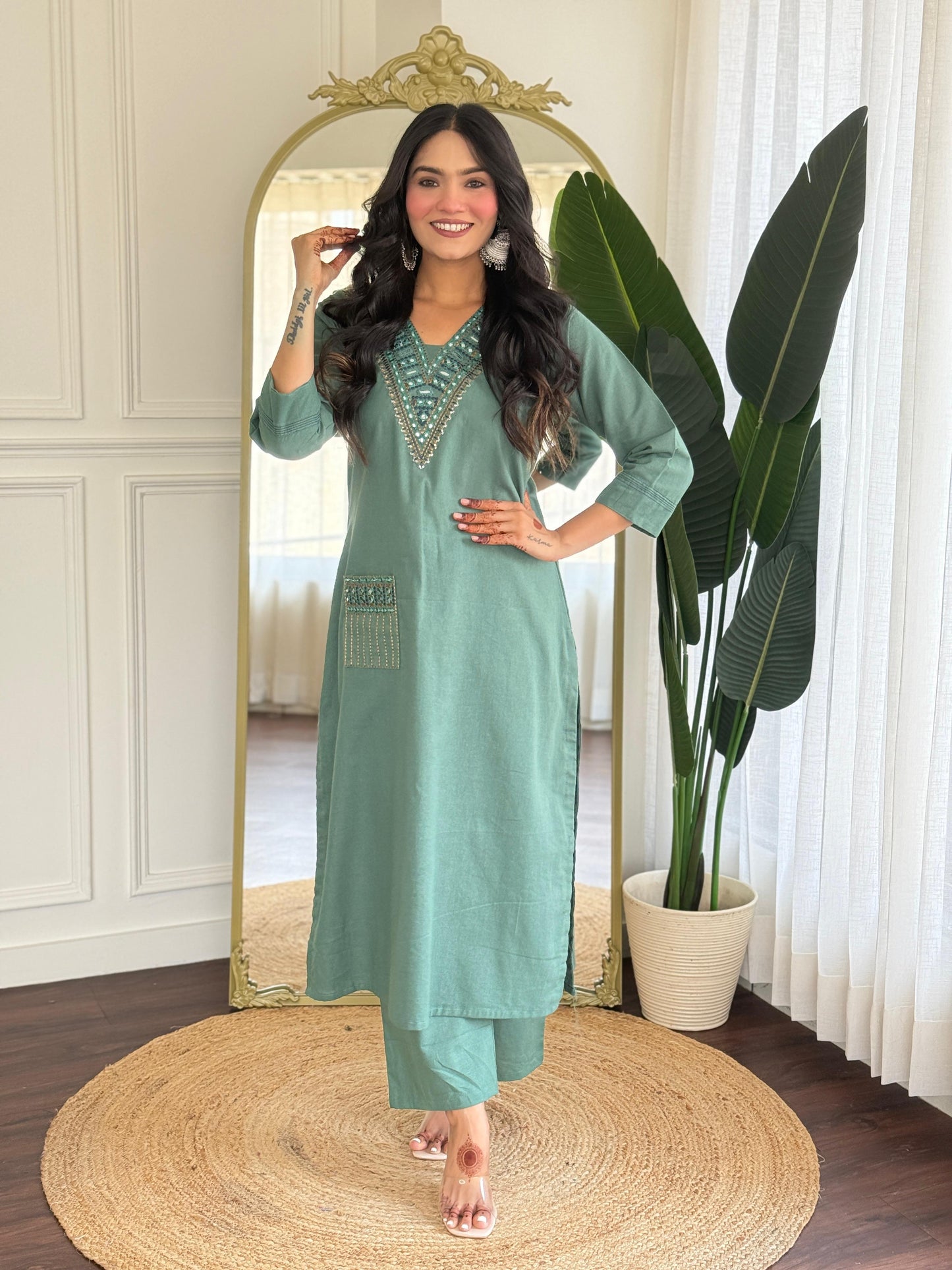 V green cotton kurta pant