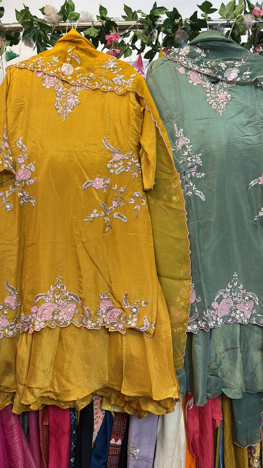 Luxe appliqué yellow & Greeny divider