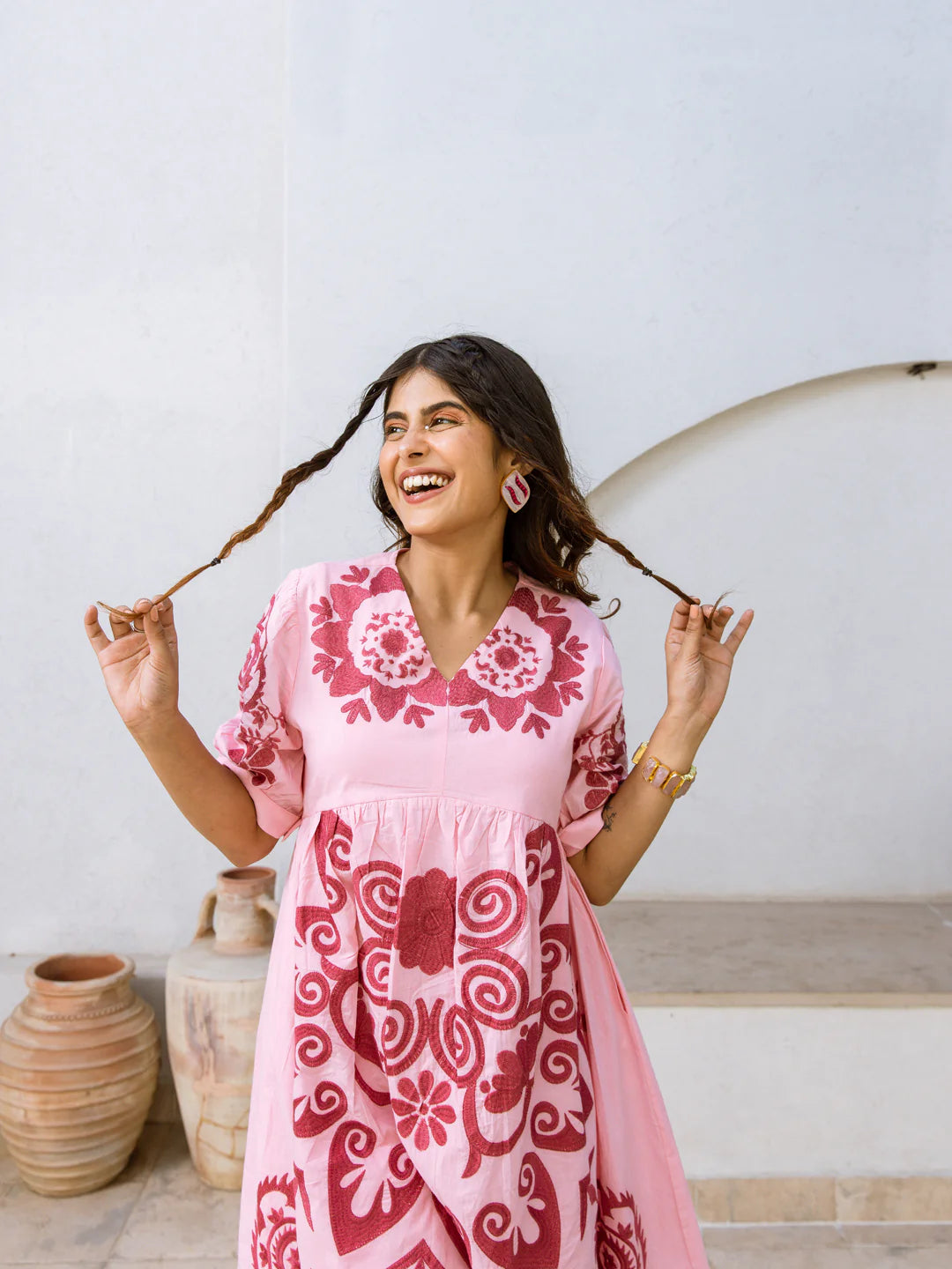 Blue circle embroidery pink dress