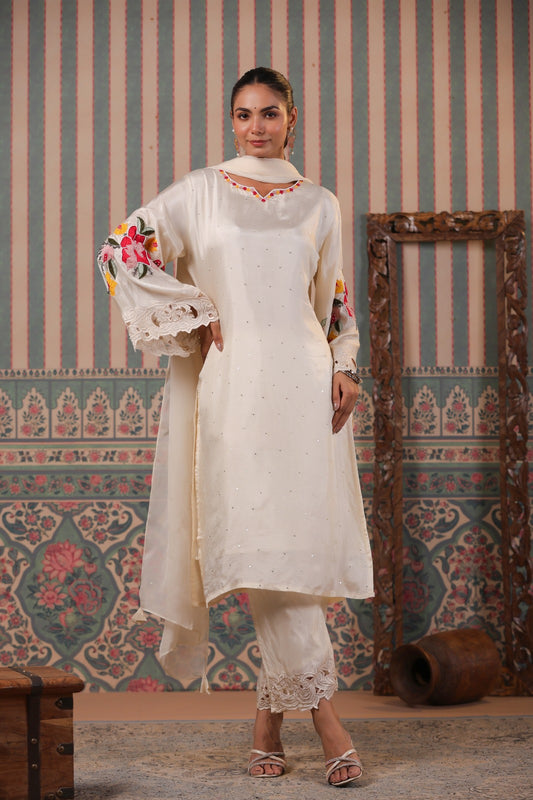 Bell sleeves silk suit ( cream & ice blue)