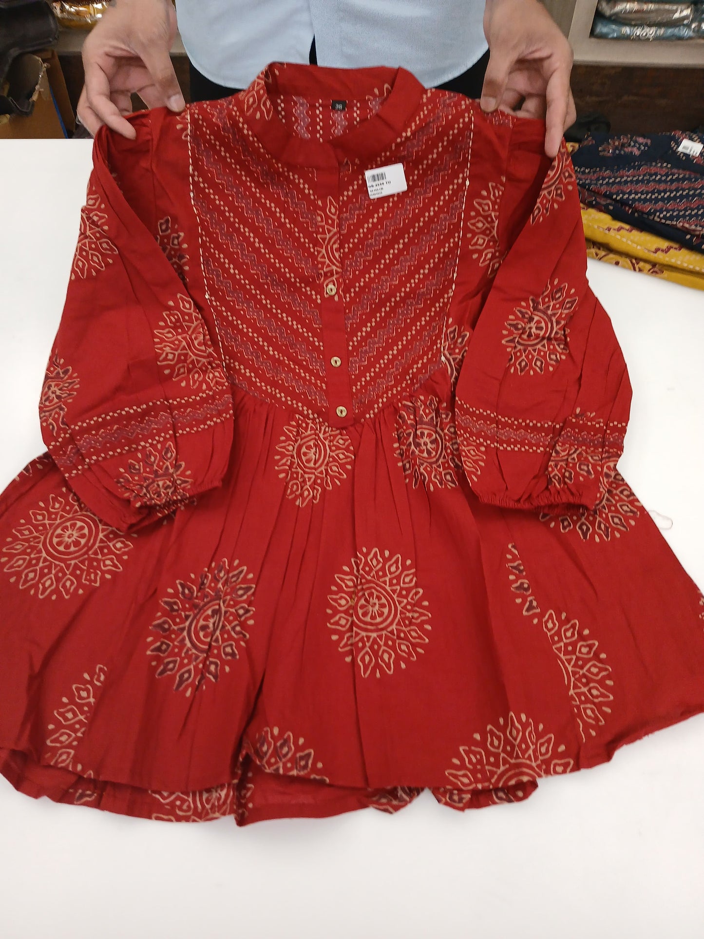 Cotton hand block top