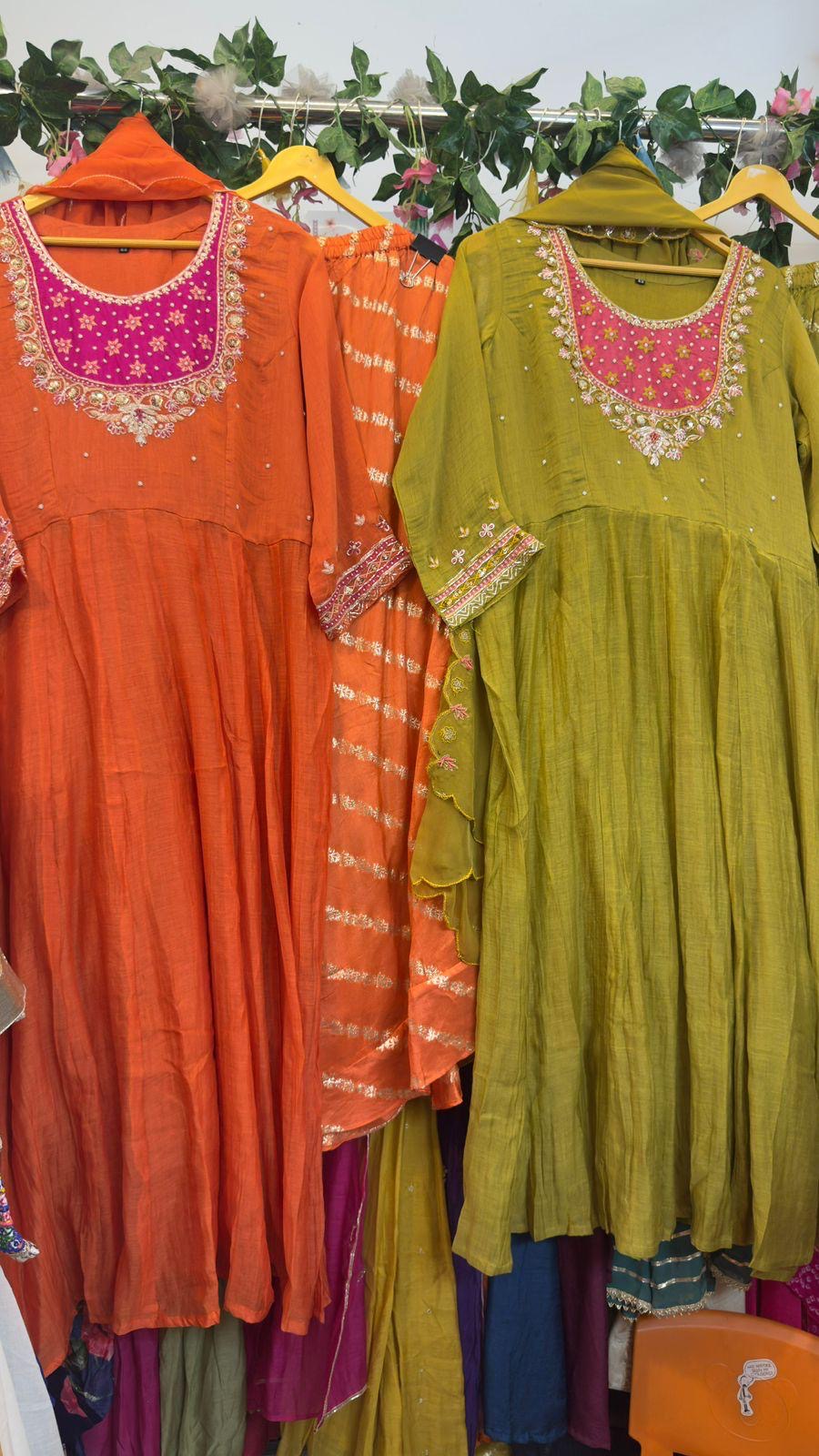 Mul chandari kurta dup pairs with jacquard divider