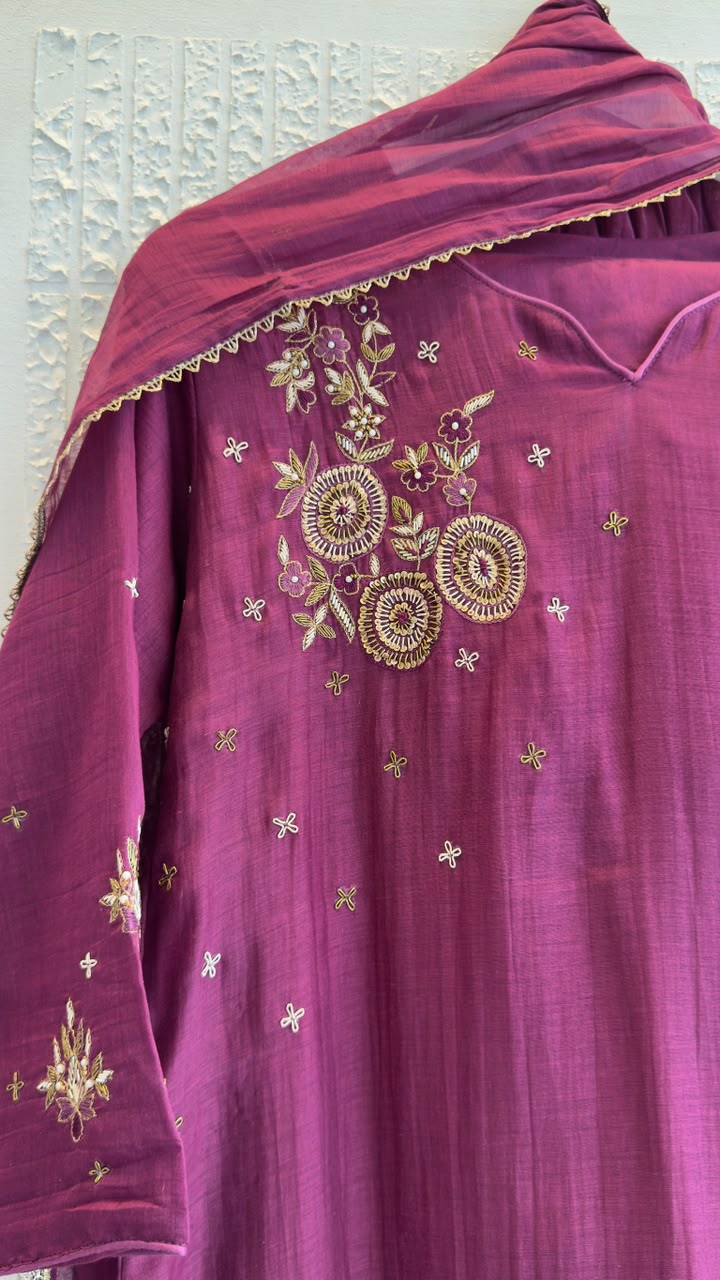 Beautiful mul chandari straight kurta pant set with zardozi handwork