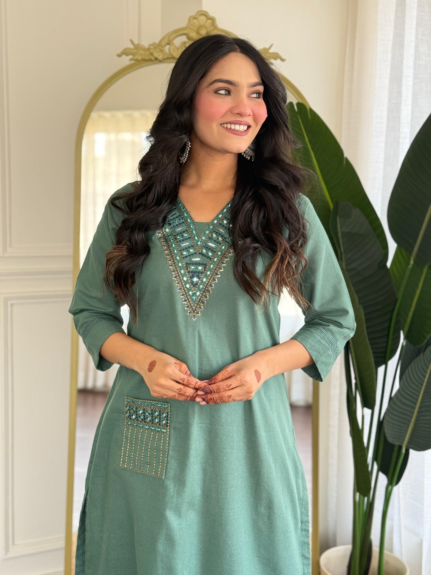 V green cotton kurta pant