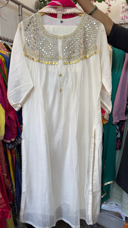 Off white mul chandari suit with lehriya duppata