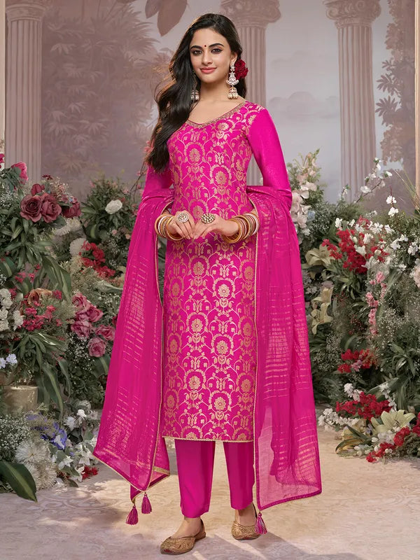 Pink silk Kurta Set with Jacquard and Zari Work, Paired with an Organza Dupatta