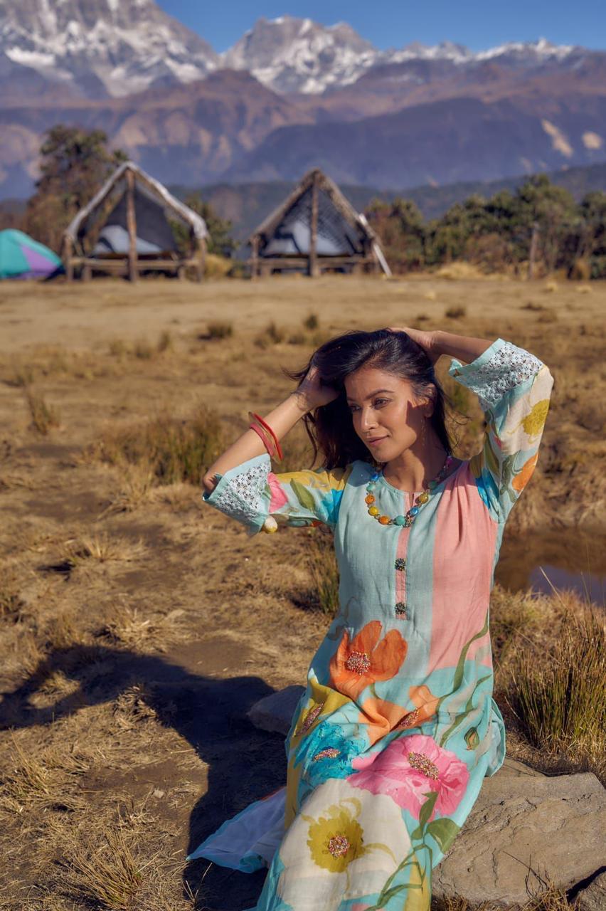 Stylist linen floral cotton suit