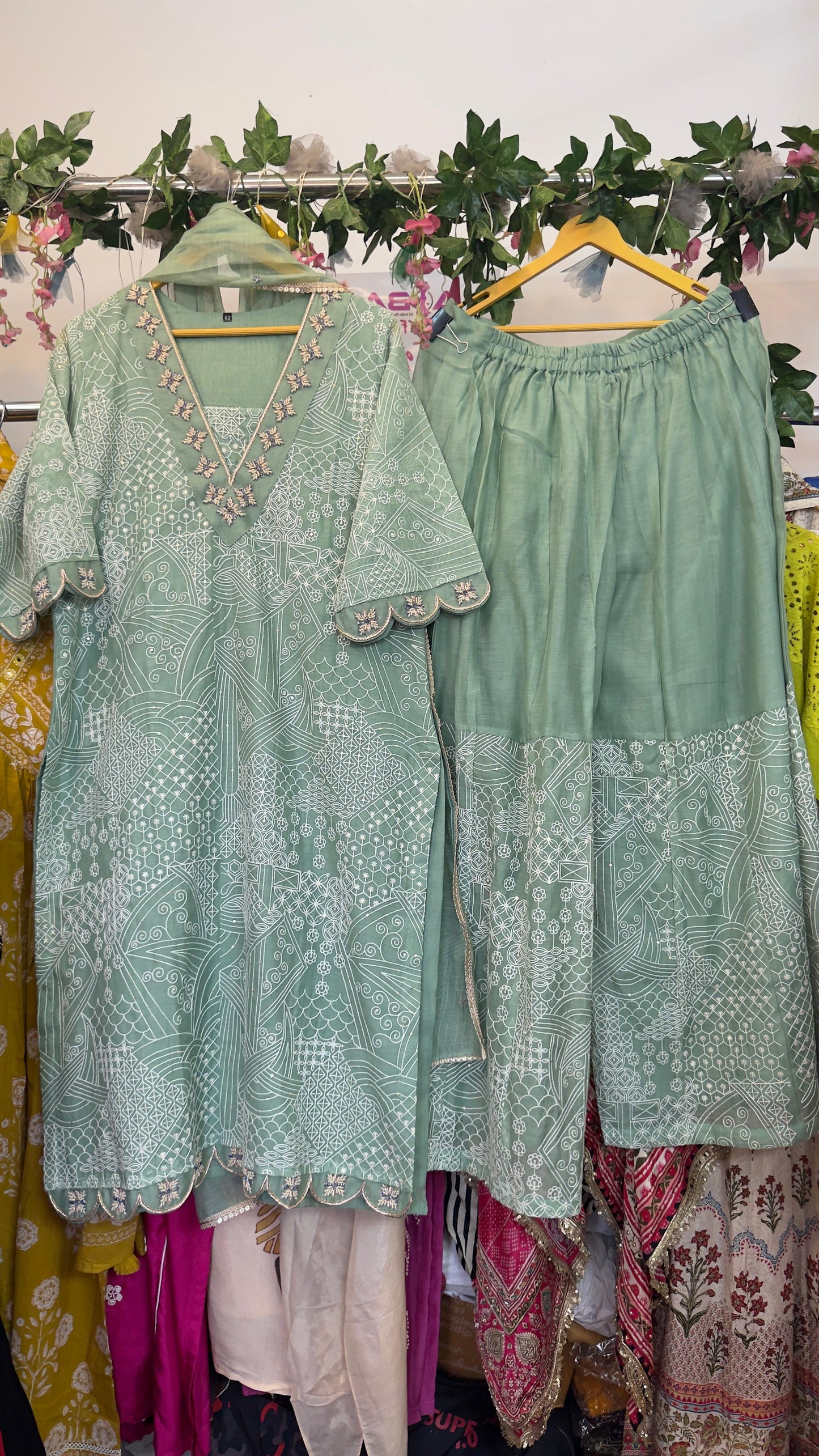 Karachi style Luce mul chandari all over embroidery & zari work divider set