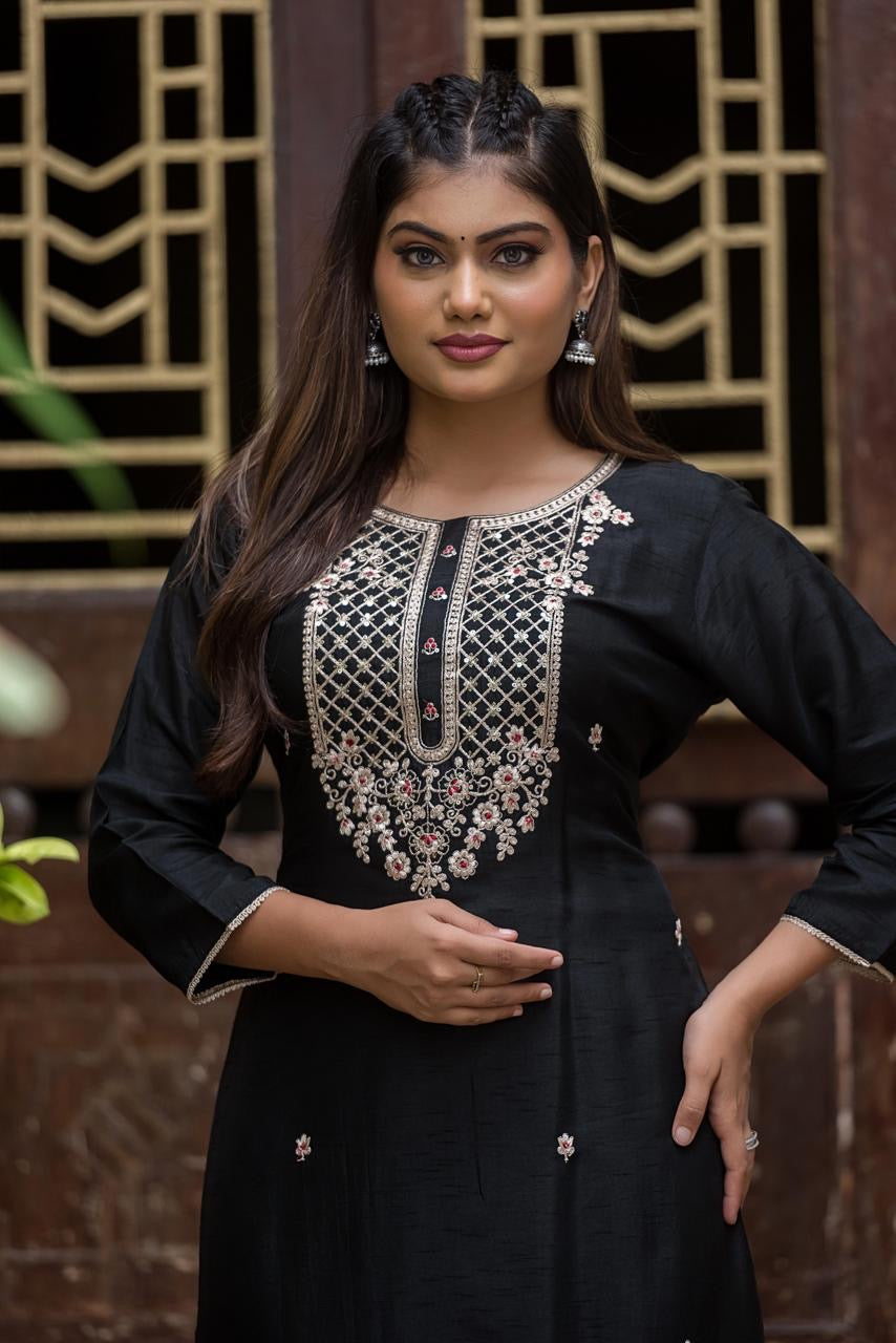 Traditional silk cream/black Patola duppata
