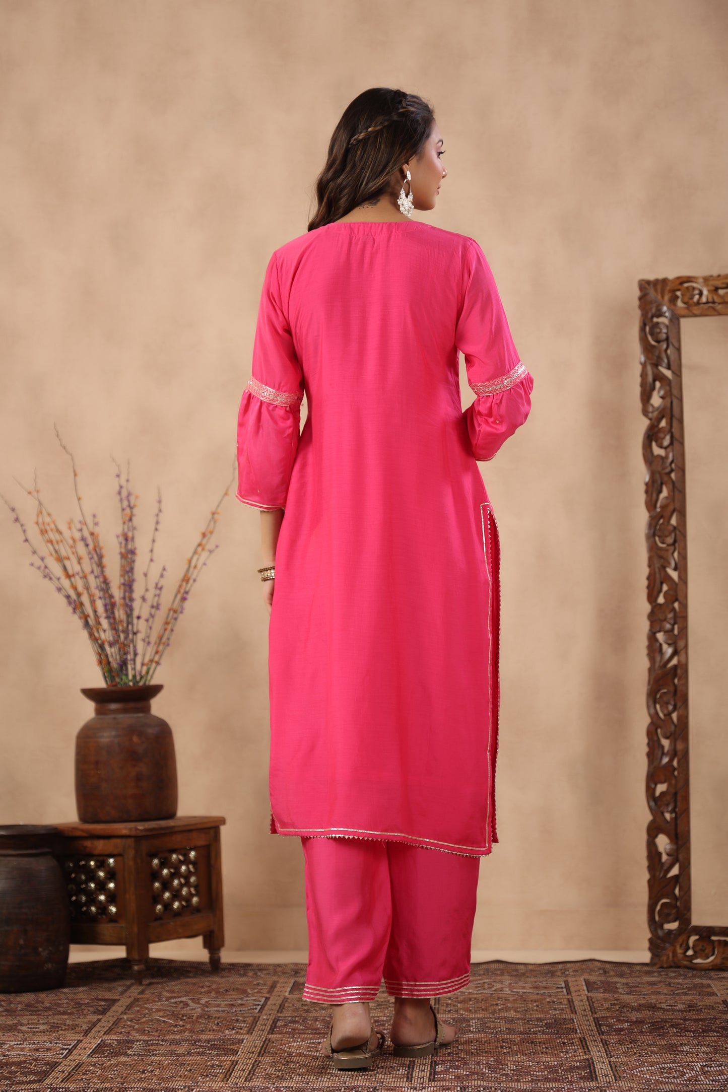 Gota pink Nyra silk suit