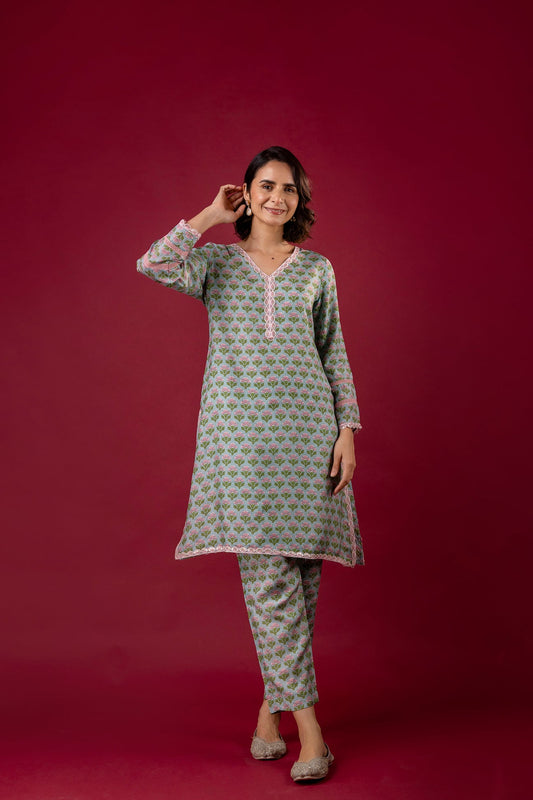 Sea Green Muslin Comfort Fit Co-Ord Set with Embroidered Laces
