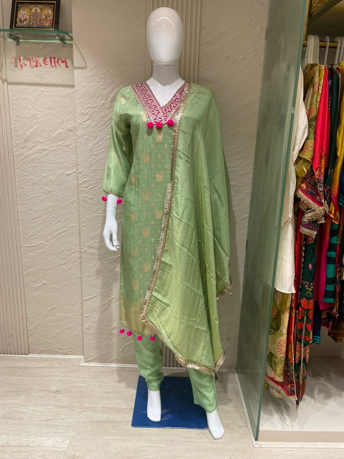 Heavy jacquard banaras silk with organza tissue Dupatta