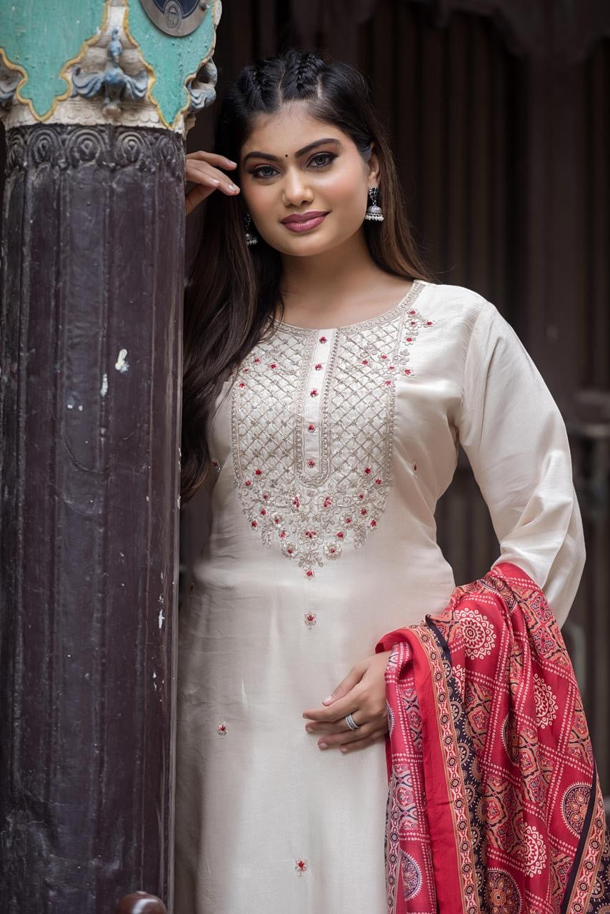Traditional silk cream/black Patola duppata