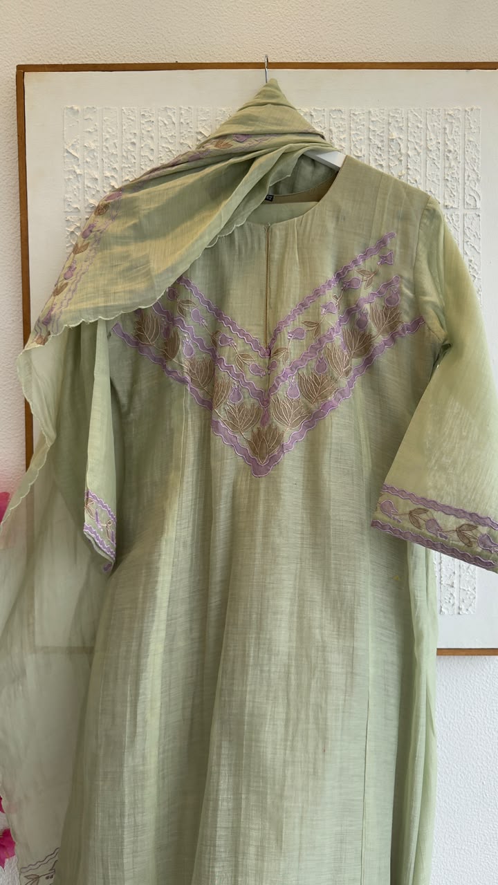 Pastel appliqué descent mul chandari suit