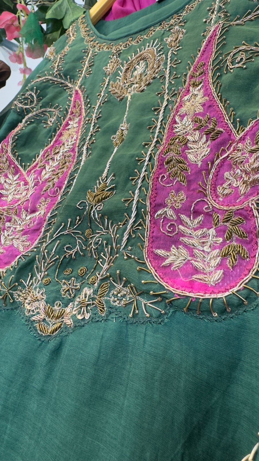 Preety appliqué Zari handwork mul chandari suit